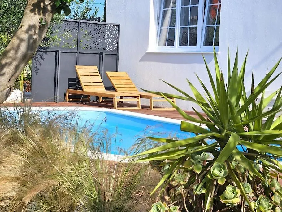בית נופש הוילה טרוגיר Pool House Arbanija