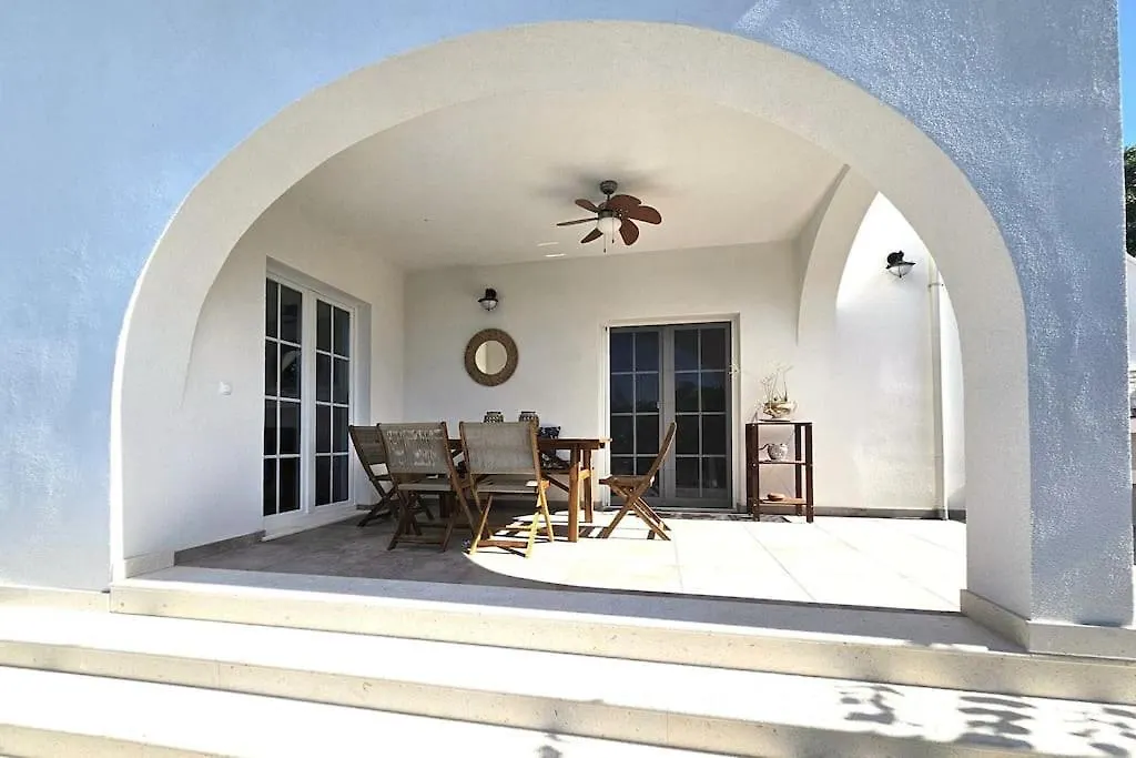 הוילה טרוגיר Pool House Arbanija קרואטיה