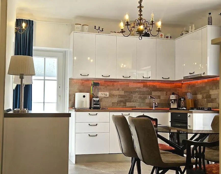 הוילה טרוגיר Pool House Arbanija