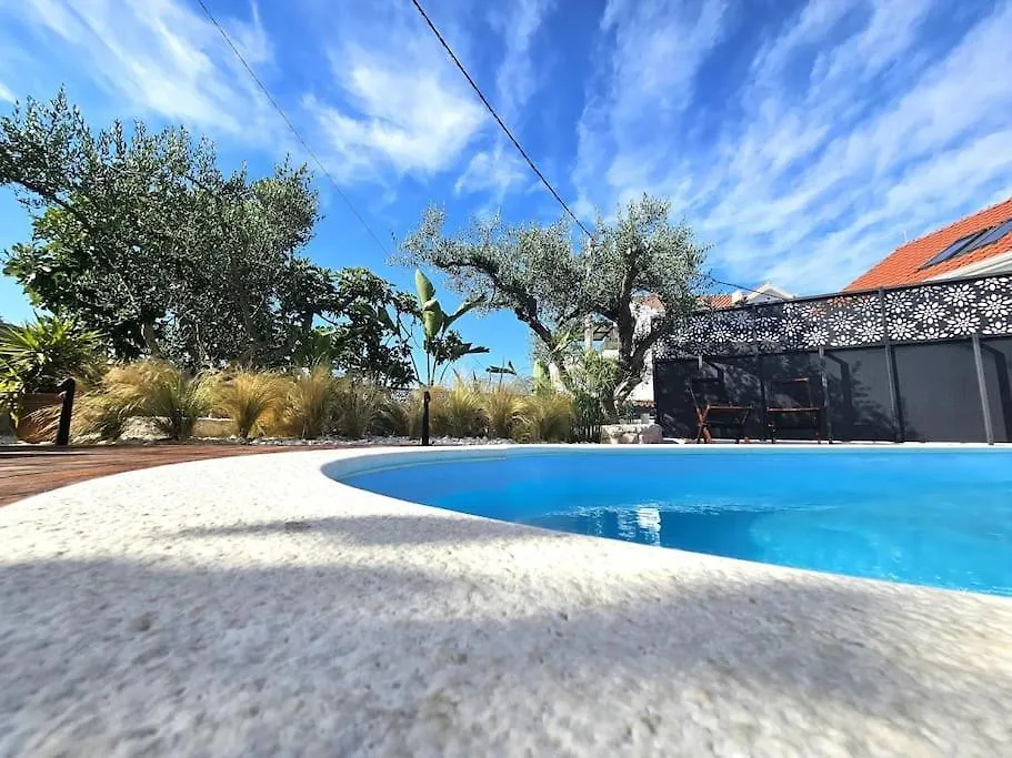 הוילה טרוגיר Pool House Arbanija 0*,  קרואטיה